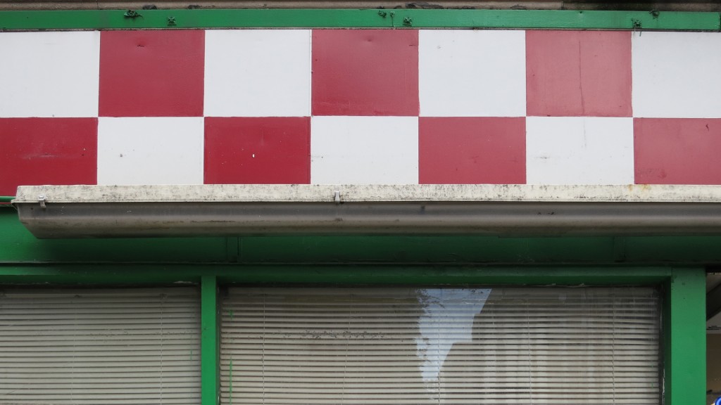 Pioneer Supermarket Checkers