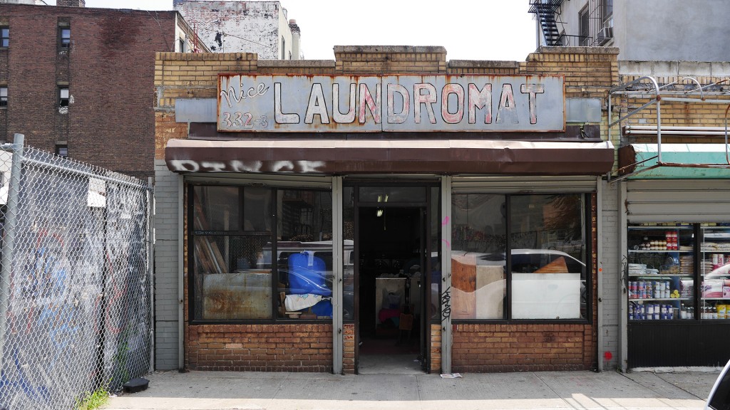 Storefronts - Nice Laundromat